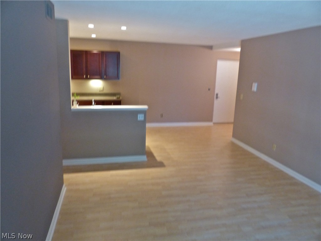1263 Lost Nation Road, Unit 8A Willoughby, OH 44094 - Photo 8 of 19