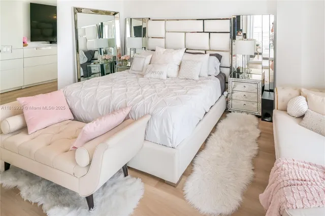 $15,990 | 848 Brickell Key Drive, Unit 1601, Miami, FL 33131