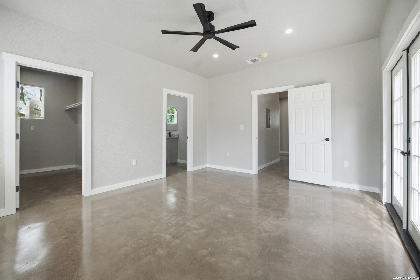 157 Sylas Hayes Loop Pleasanton, TX 78064 - Photo 20 of 32
