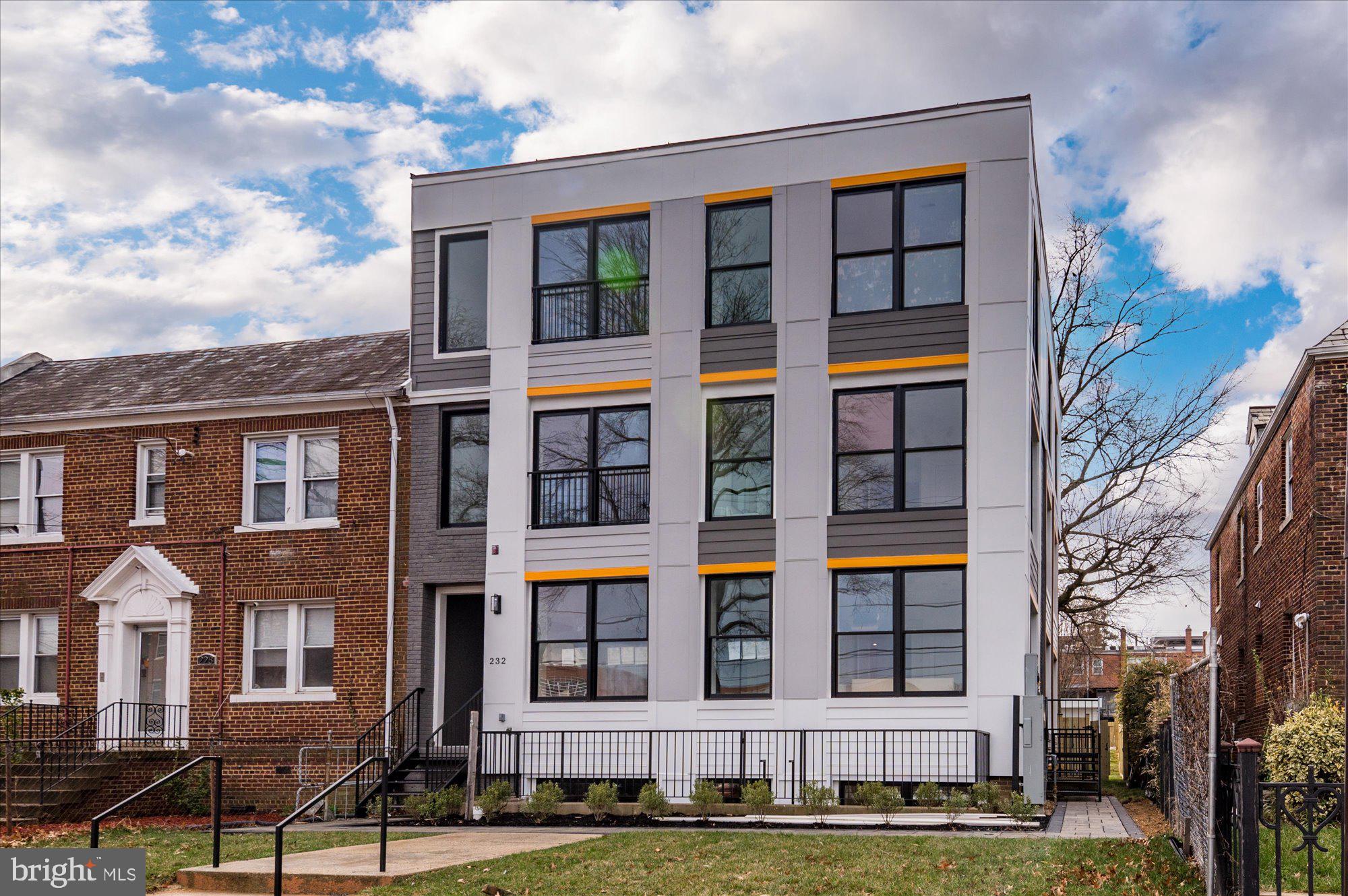 232 Hamilton Street Northwest, Unit 6 Washington, DC 20011 - Photo 2 of 29