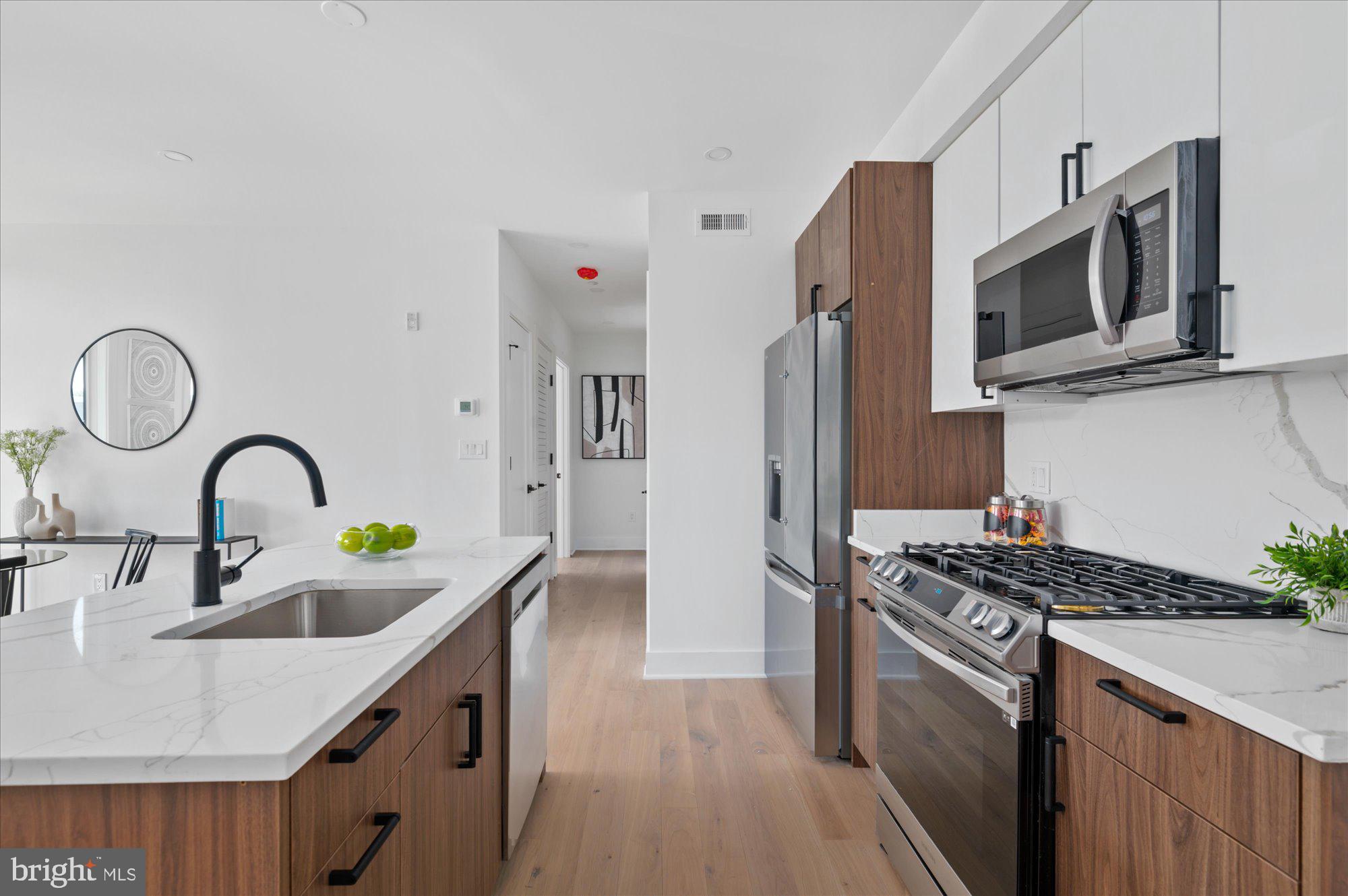 232 Hamilton Street Northwest, Unit 6 Washington, DC 20011 - Photo 5 of 29