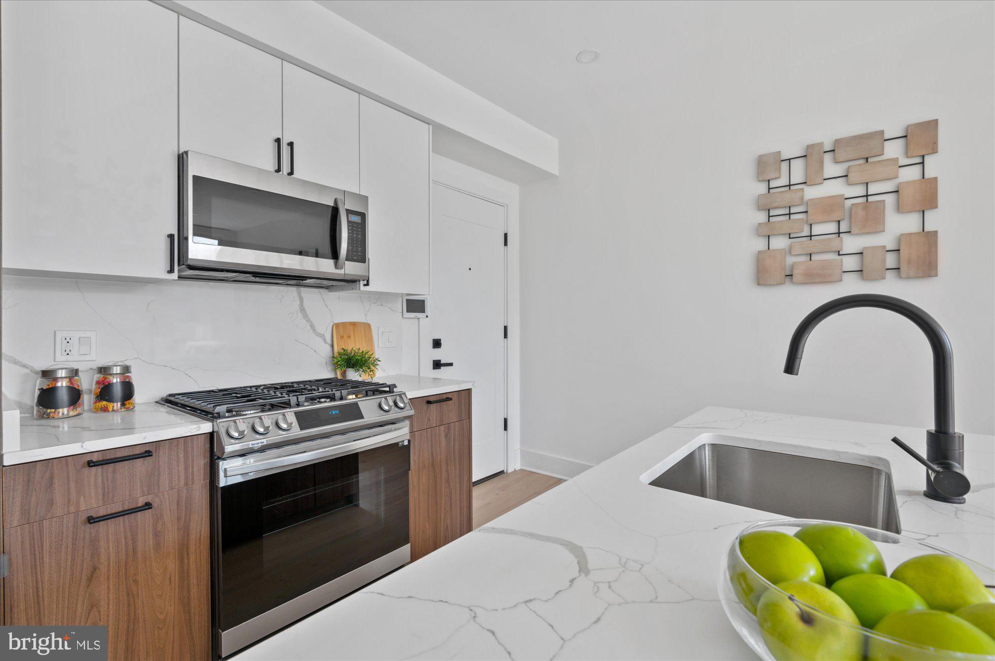 232 Hamilton Street Northwest, Unit 6 Washington, DC 20011 - Photo 6 of 29