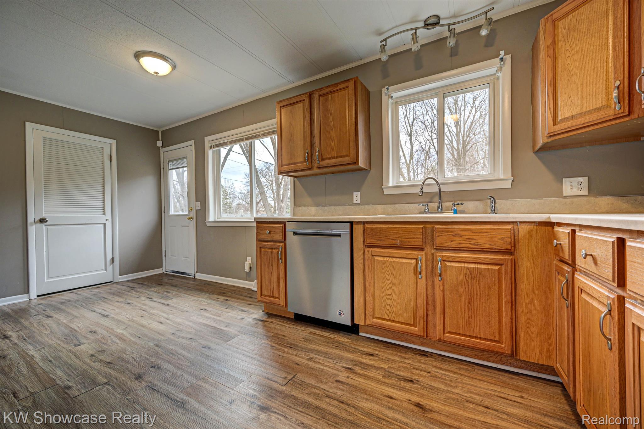 5130 Warmbriar Road White Lake, MI 48383 - Photo 13 of 44 Gallery Image 13