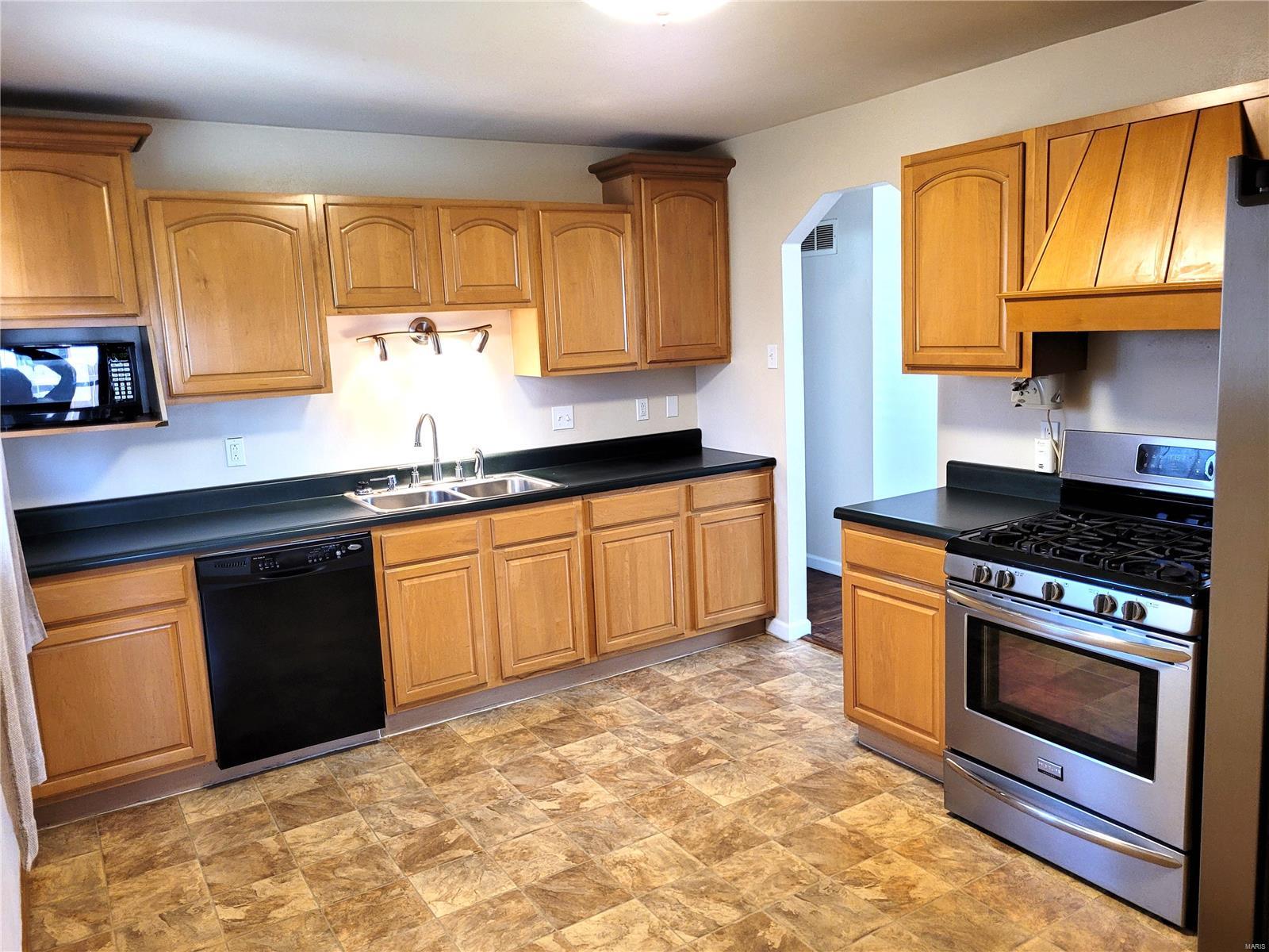 827 Teson Road Hazelwood, MO 63042 - Photo 13 of 25 Gallery Image 13