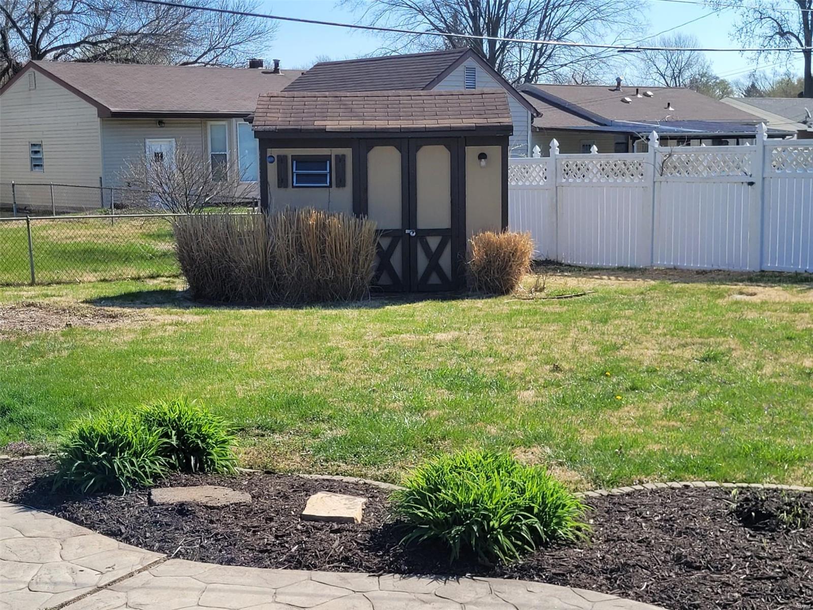 827 Teson Road Hazelwood, MO 63042 - Photo 7 of 25 Gallery Image 7