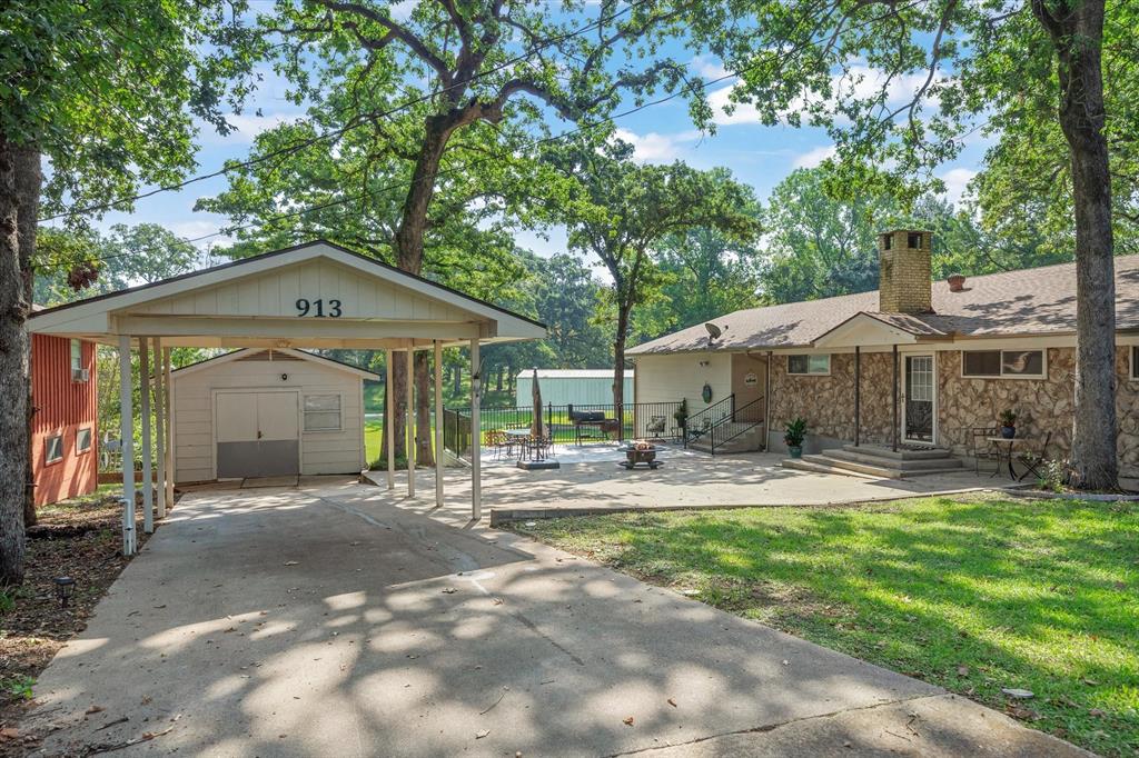 913 Doe Run Road Tool, TX 75143 - Photo 4 of 38 Drive up, unload, and start the party!