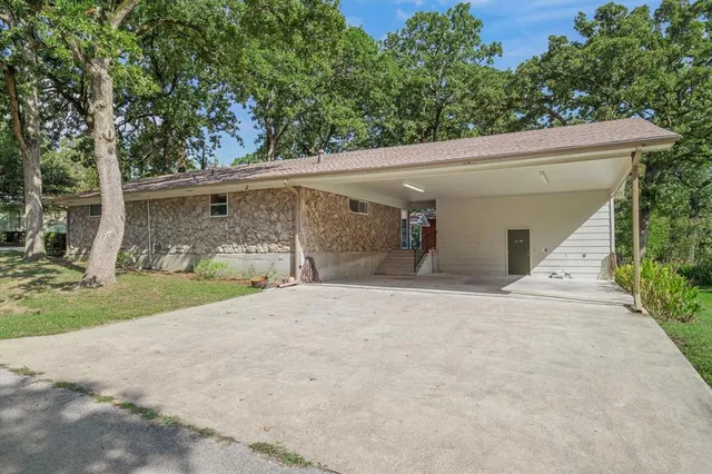 a view of a house with a garage