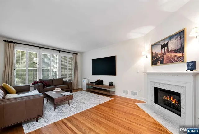 $6,200 | 40 Schindler Court, Upper Saddle River, NJ 07458