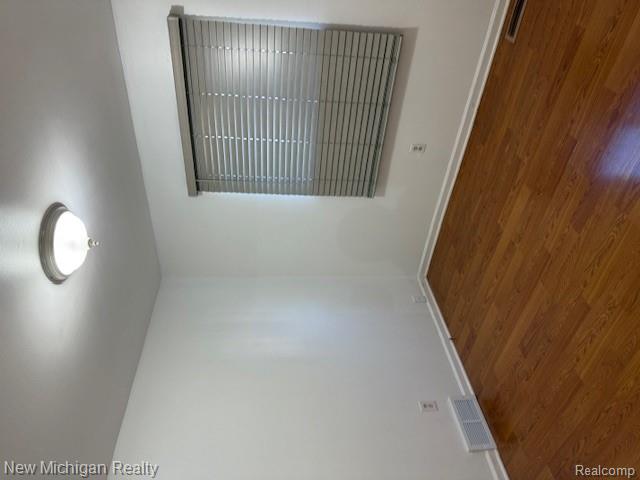 32090 Ruehle Avenue Warren, MI 48093 - Photo 10 of 14