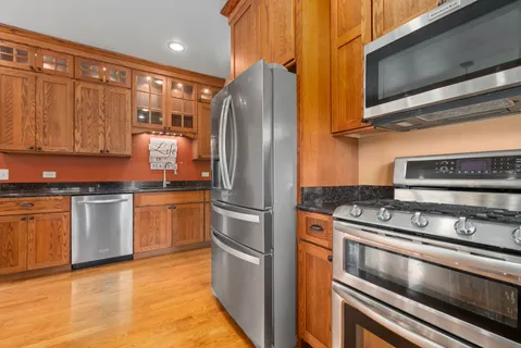 $375,000 | 3858 West 99th Street, Evergreen Park, IL 60805