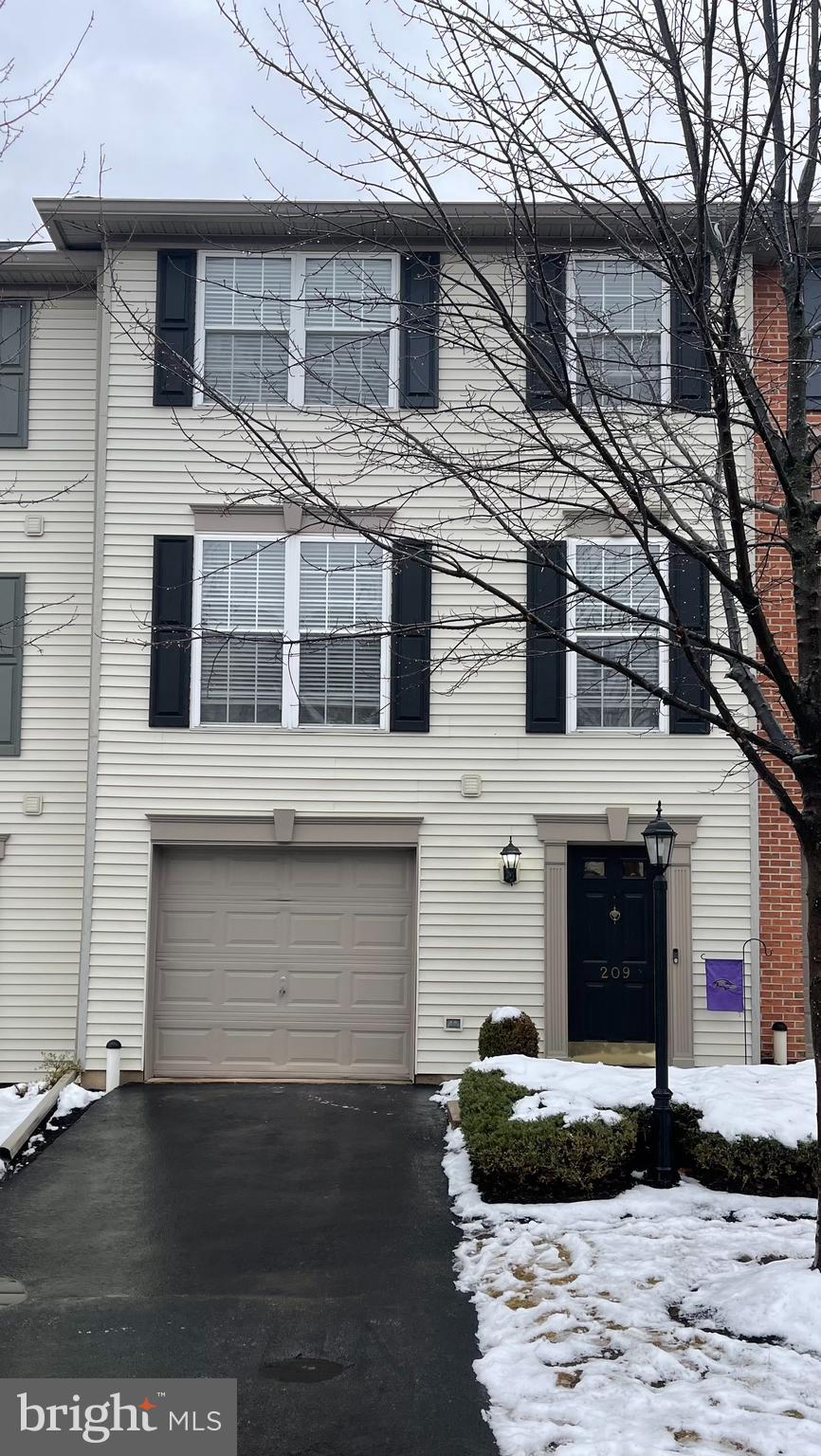 209 September Way, Unit 50F York, PA 17403 - Photo 1 of 34