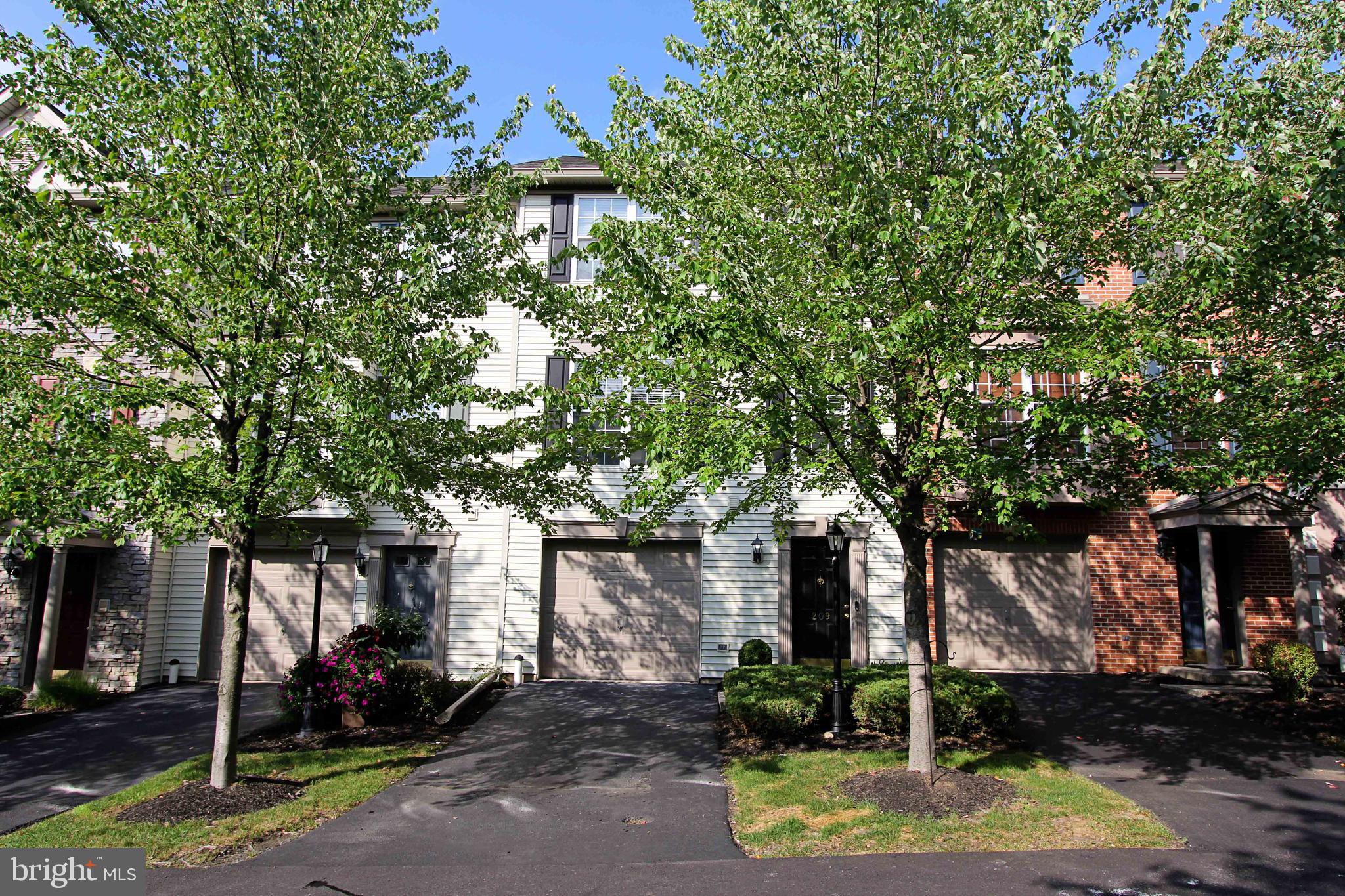 209 September Way, Unit 50F York, PA 17403 - Photo 2 of 34