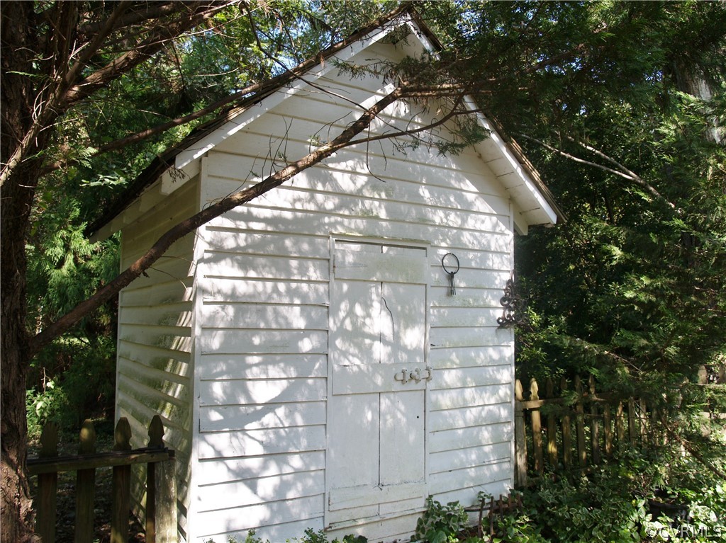 11221 Carriage Road Providence Forge, VA 23140 - Photo 13 of 44 Early 20th Century 8' x 8' Smokehouse