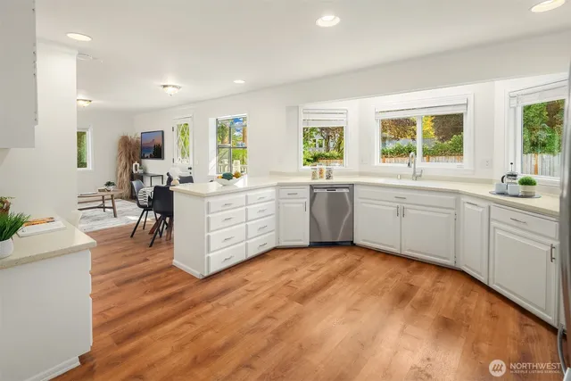 $1,850,000 | 18811 Southeast 42nd Street, Issaquah, WA 98027