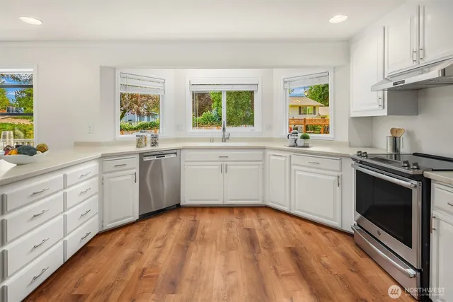 $1,850,000 | 18811 Southeast 42nd Street, Issaquah, WA 98027