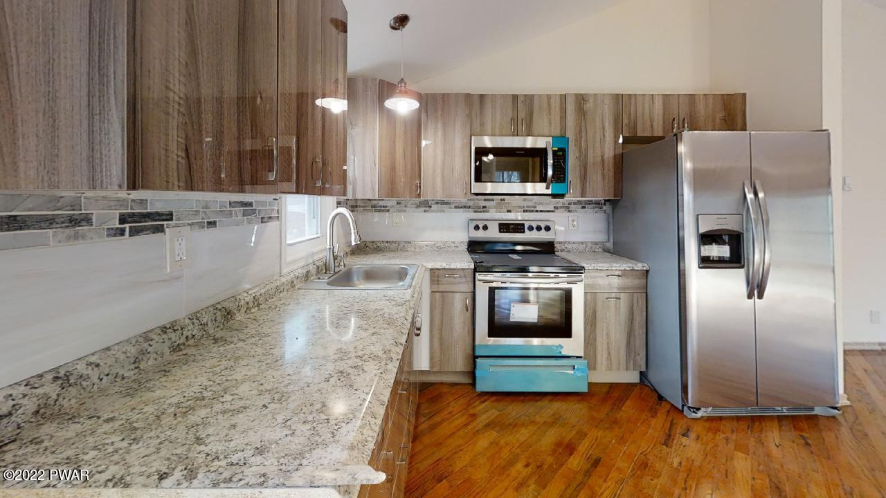 124 Locust Road Dingmans Ferry, PA 18328 - Photo 3 of 23
