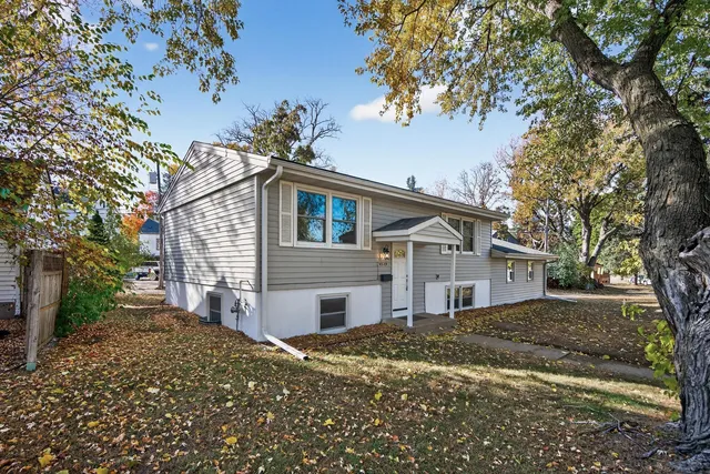 $342,500 | 4329 Lakeland Avenue North, Robbinsdale, MN 55422