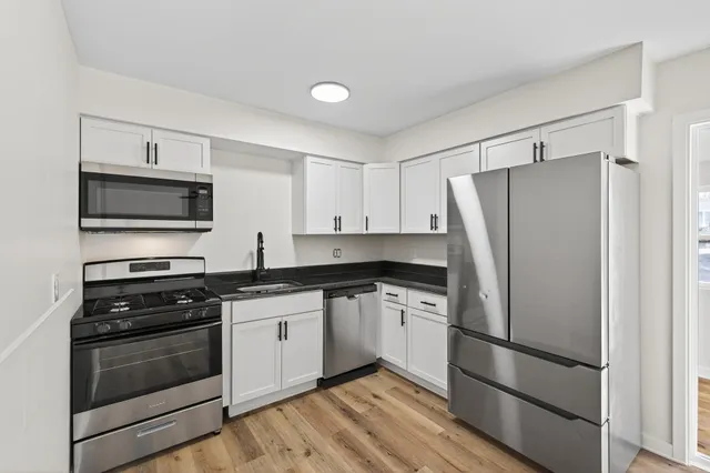 $342,500 | 4329 Lakeland Avenue North, Robbinsdale, MN 55422