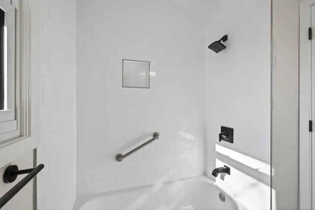 $342,500 | 4329 Lakeland Avenue North, Robbinsdale, MN 55422