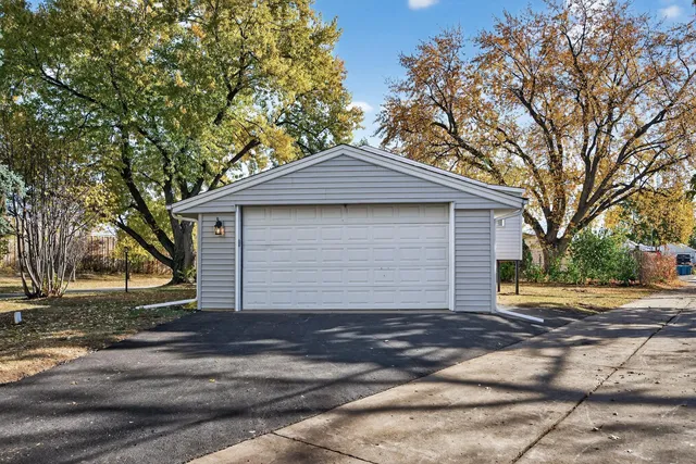 $342,500 | 4329 Lakeland Avenue North, Robbinsdale, MN 55422