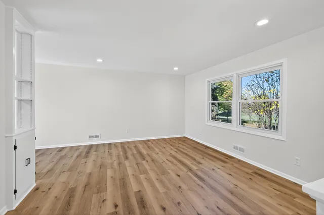 $342,500 | 4329 Lakeland Avenue North, Robbinsdale, MN 55422