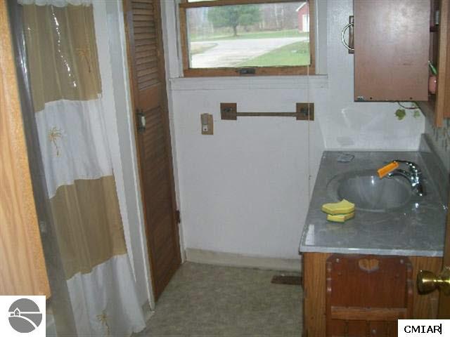 1065 Radov Road Gladwin, MI 48624 - Photo 9 of 9 1768558-8.JPG