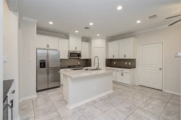 $3,250 | 4908 Crawford Street, Houston, TX 77004