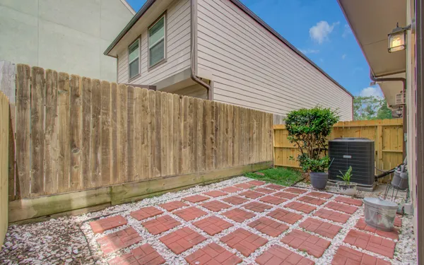 $3,250 | 4908 Crawford Street, Houston, TX 77004