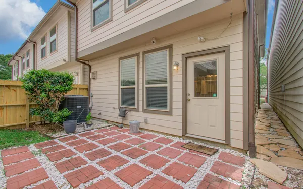 $3,250 | 4908 Crawford Street, Houston, TX 77004