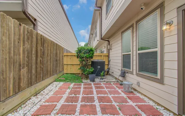 $3,250 | 4908 Crawford Street, Houston, TX 77004