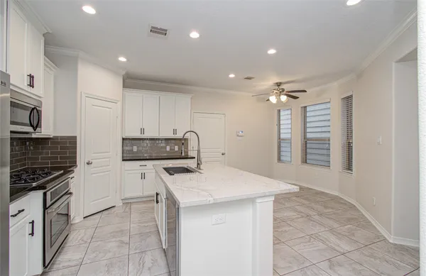 $3,250 | 4908 Crawford Street, Houston, TX 77004