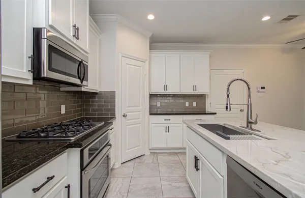 $3,250 | 4908 Crawford Street, Houston, TX 77004