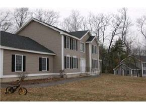 811 Bryant Road Manchester, NH 03109 - Photo 2 of 9