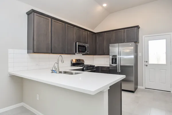 $2,000 | 1137 Lily Lane, Bellville, TX 77418