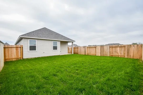 $2,000 | 1137 Lily Lane, Bellville, TX 77418