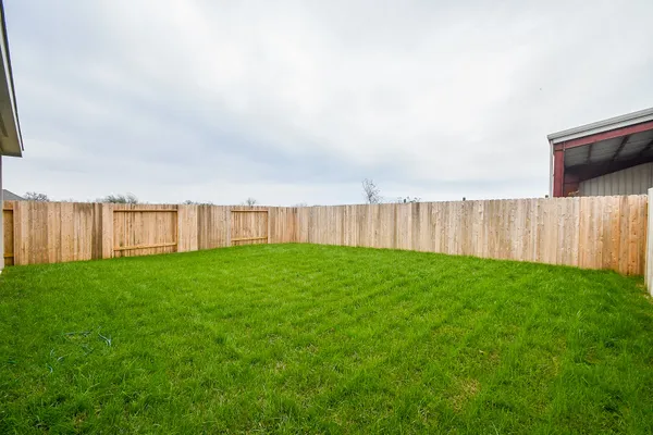 $2,000 | 1137 Lily Lane, Bellville, TX 77418