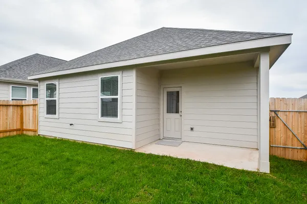 $2,000 | 1137 Lily Lane, Bellville, TX 77418