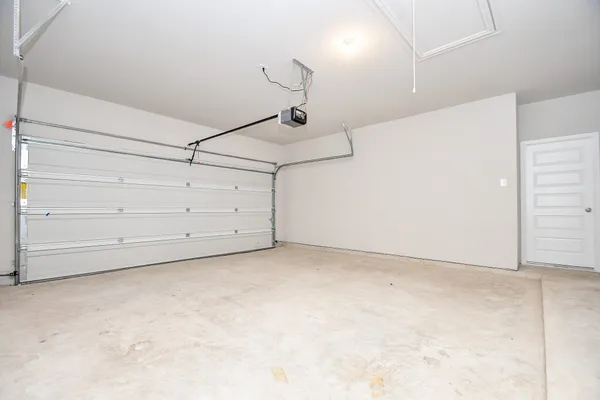 $2,000 | 1137 Lily Lane, Bellville, TX 77418