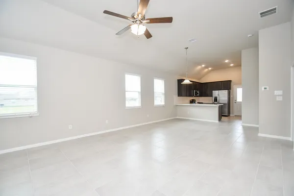 $2,000 | 1137 Lily Lane, Bellville, TX 77418