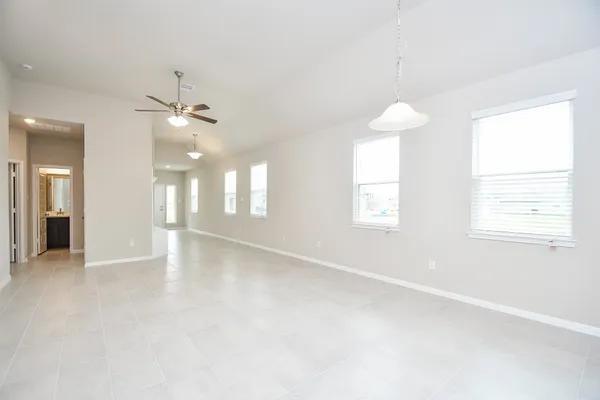 $2,000 | 1137 Lily Lane, Bellville, TX 77418