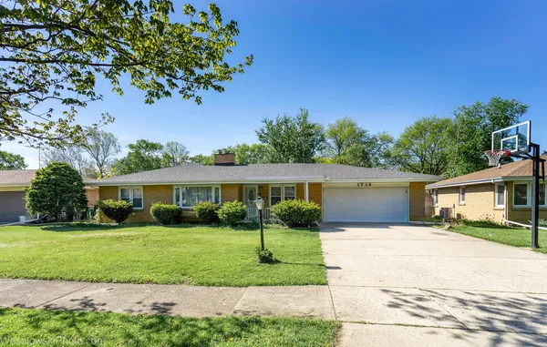 $339,900 | 1714 Mayfield Avenue, Joliet, IL 60435