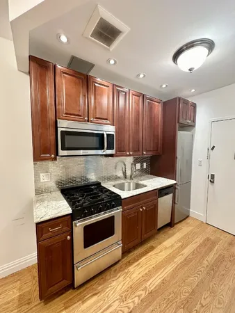 $4,700 | 749 9th Avenue, Unit 303 | Hell's Kitchen