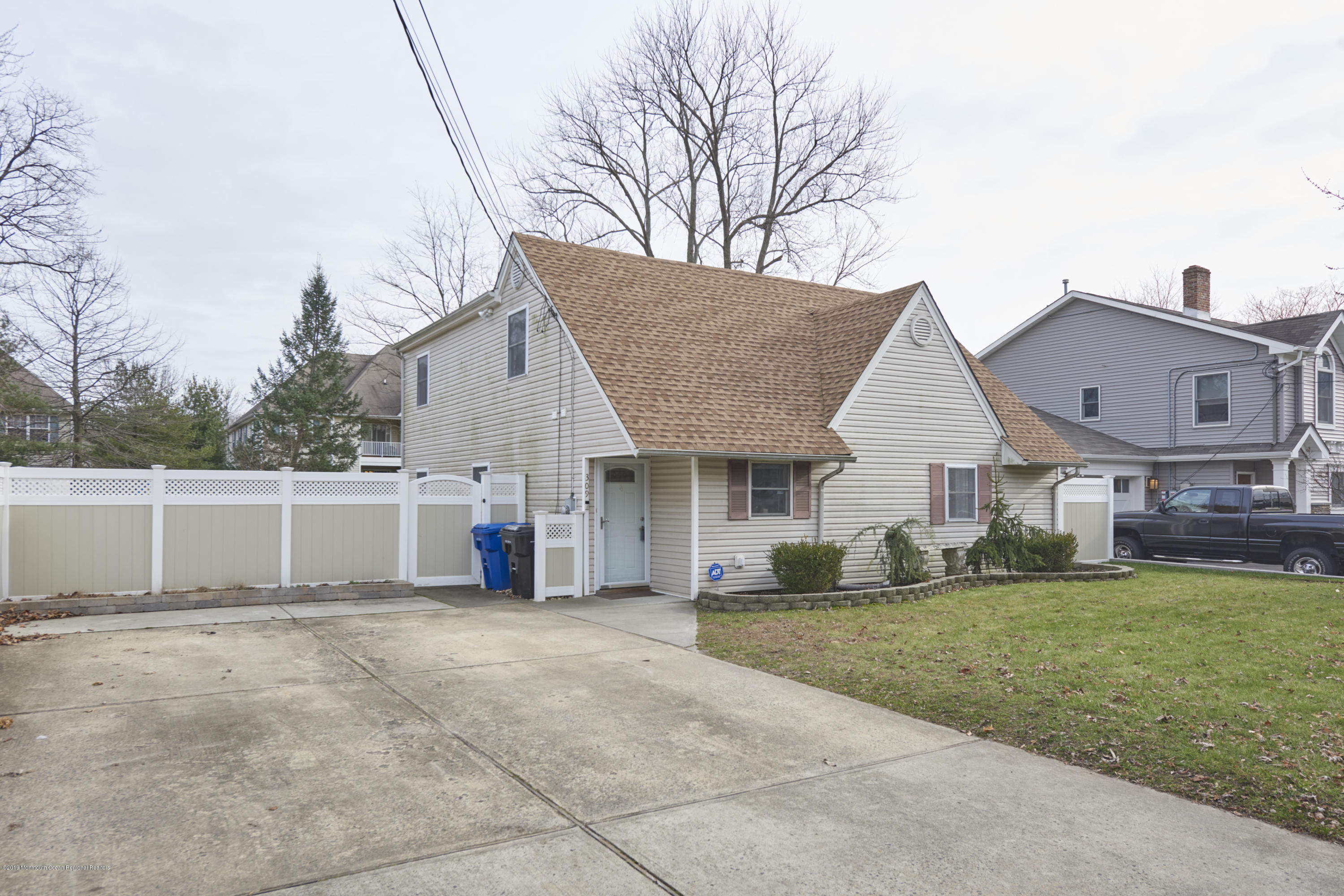 309 E Road Middletown, NJ 07718 - Photo 22 of 24 Front View