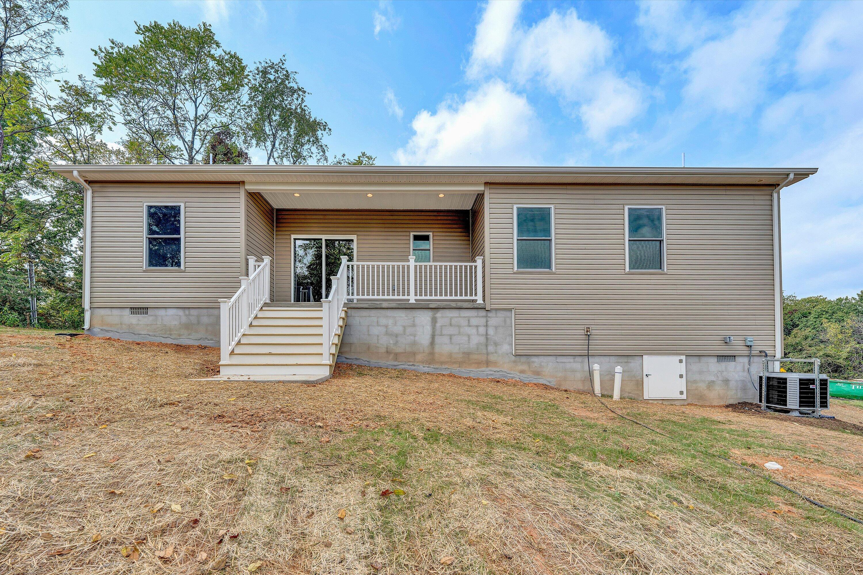 2002 Plateau Road Southeast Roanoke, VA 24014 - Photo 43 of 48 29-DSC00226