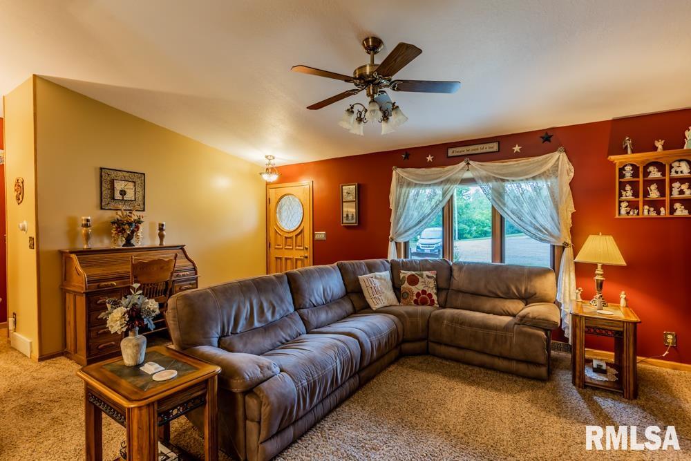 227 Redbird Way Metamora, IL 61548 - Photo 4 of 45 Gallery Image 4