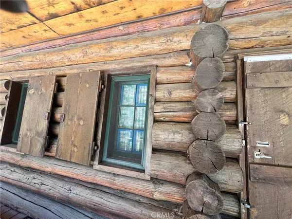 a view of a entryway door of the house