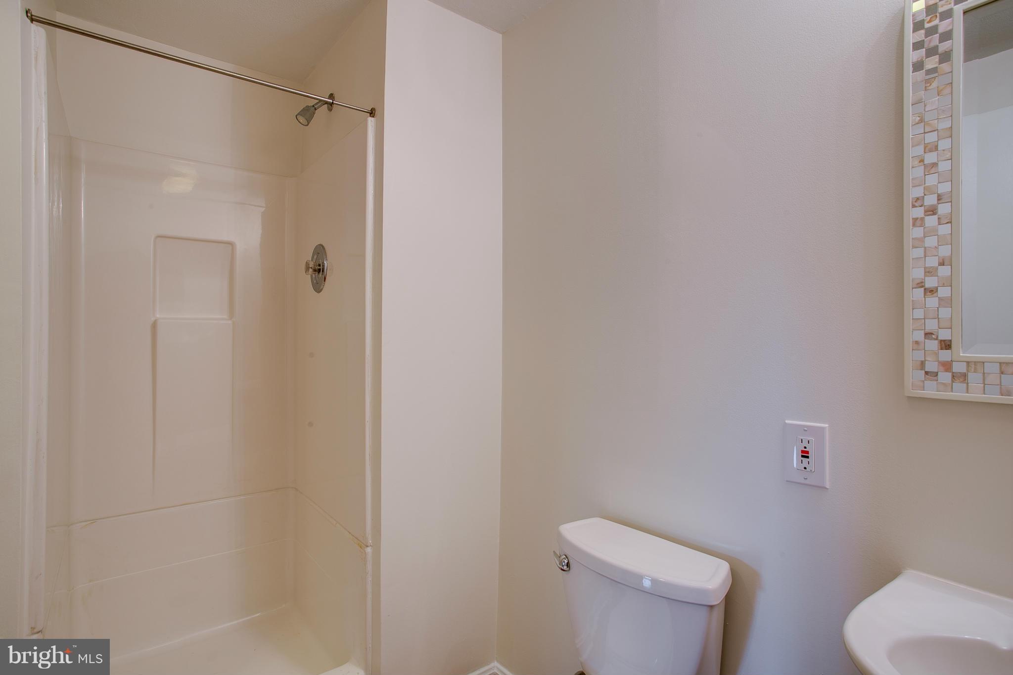6322 Greenfield Road Elkridge, MD 21075 - Photo 12 of 25 Bath