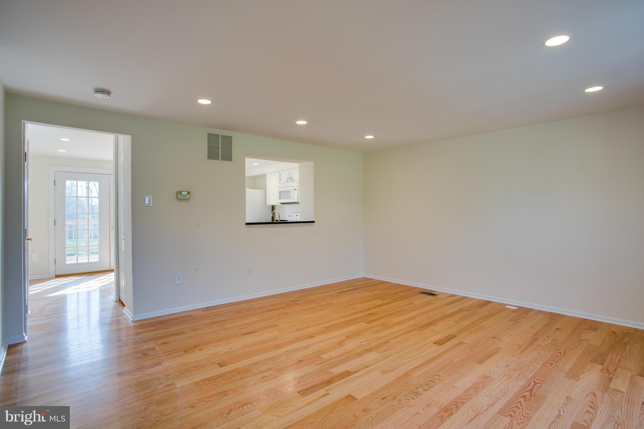 6322 Greenfield Road Elkridge, MD 21075 - Photo 6 of 25 Living Room
