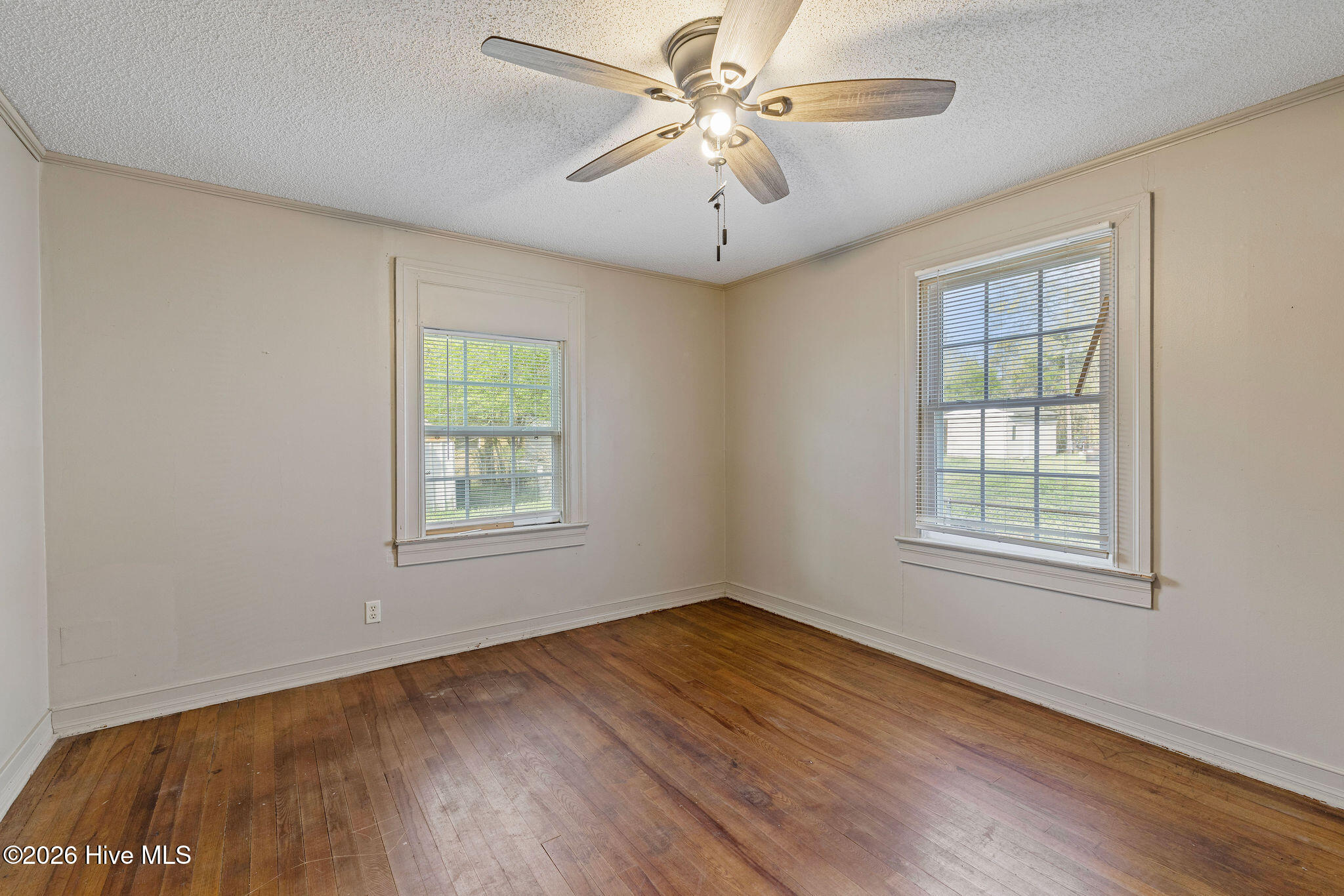 302 South Johnson Street Mount Olive, NC 28365 - Photo 9 of 13 5T5A6628