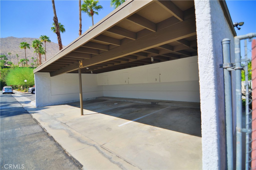 250 East San Jose Road, Unit 63 Palm Springs, CA 92264 - Photo 11 of 22 a backyard of a house